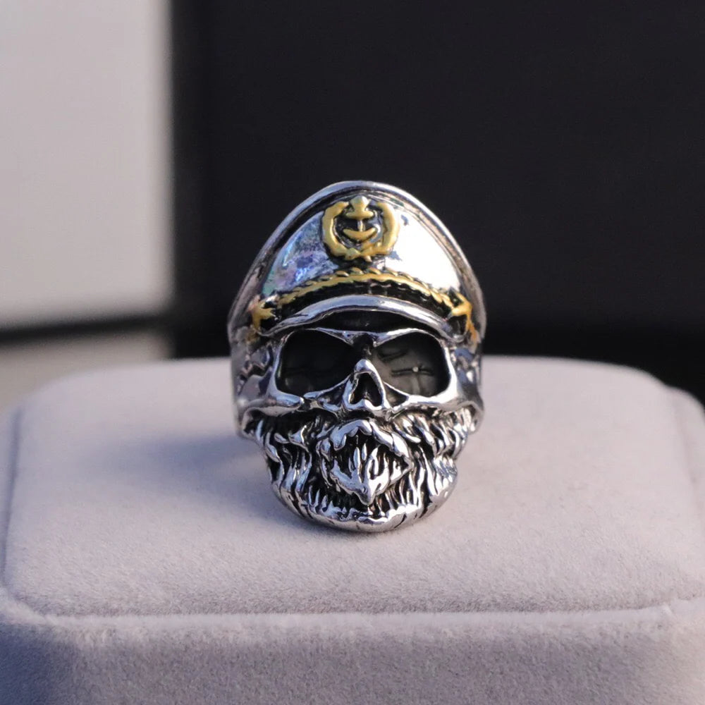 Ring skull captain with beards