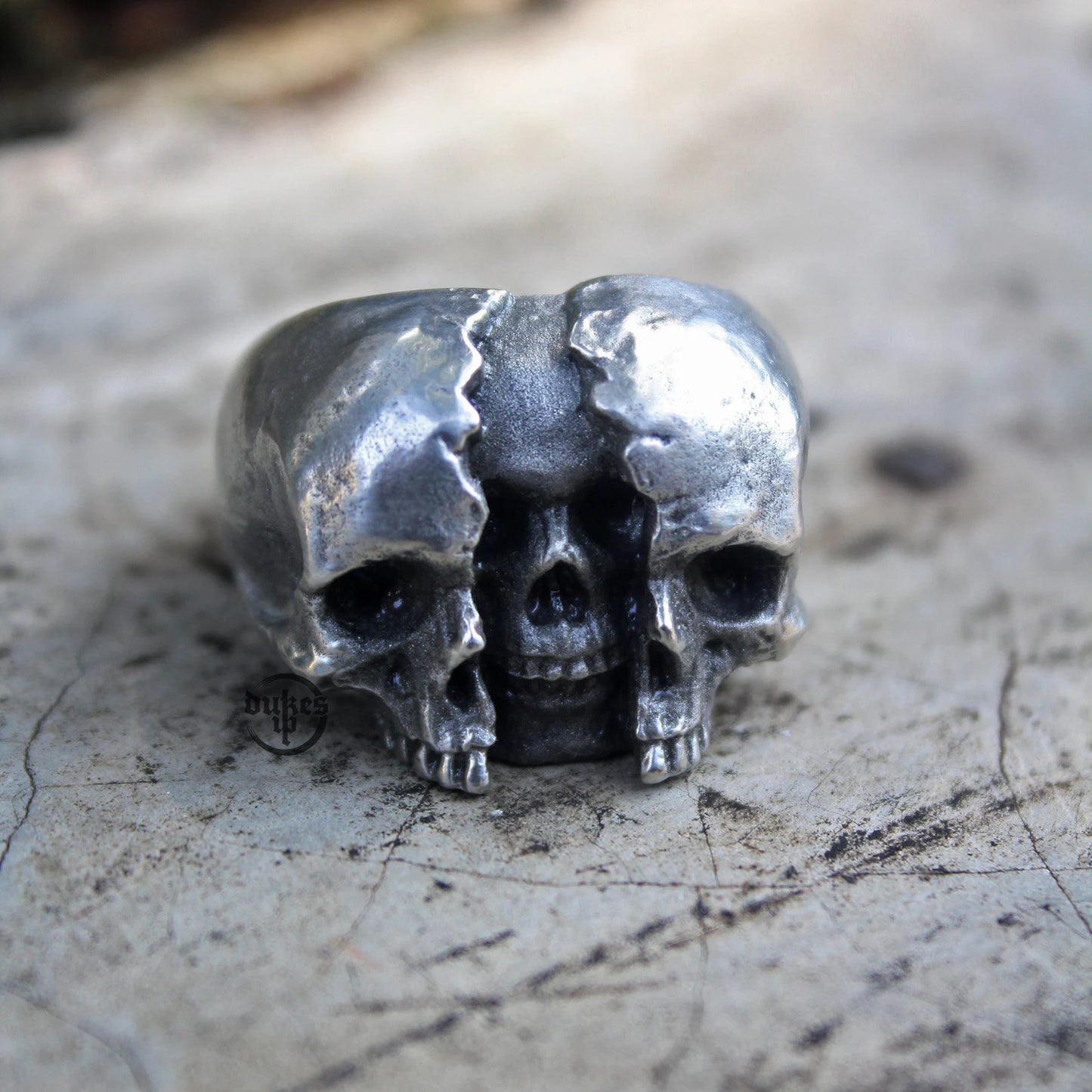 Ring 2 Skulls